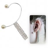 Brinco Ear Cuff folheado a prata com pérolas e strass