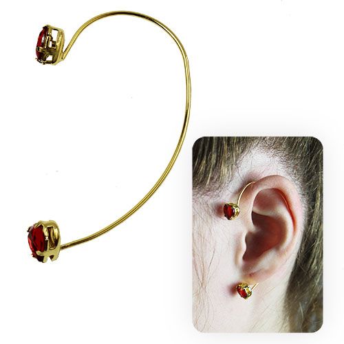 Brinco Ear Cuff folheado a ouro com pedras em forma de coração